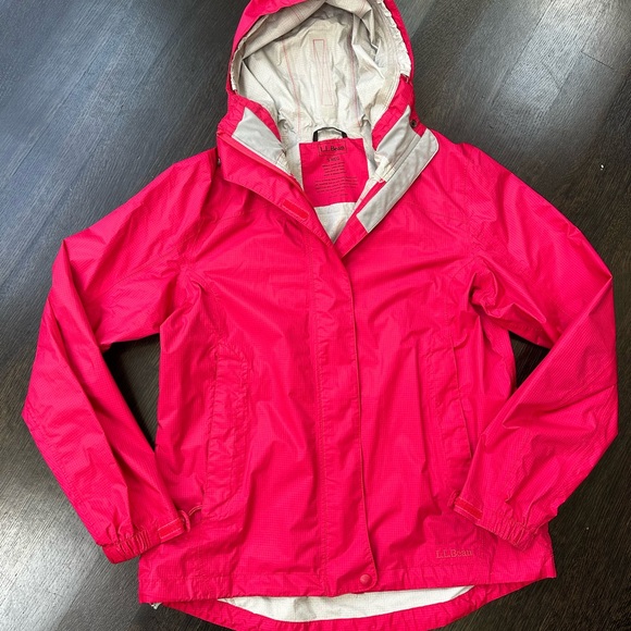 LL Bean Rain Jacket - Picture 1 of 3